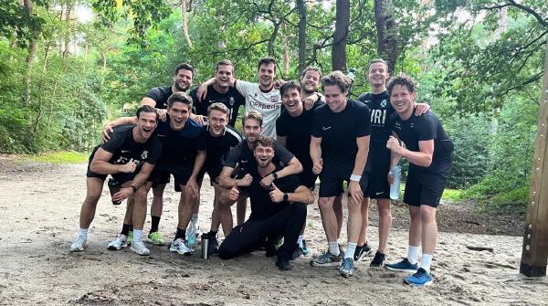 Teameffectiviteit en leiderschapsbootcamp buiten in Amersfoort