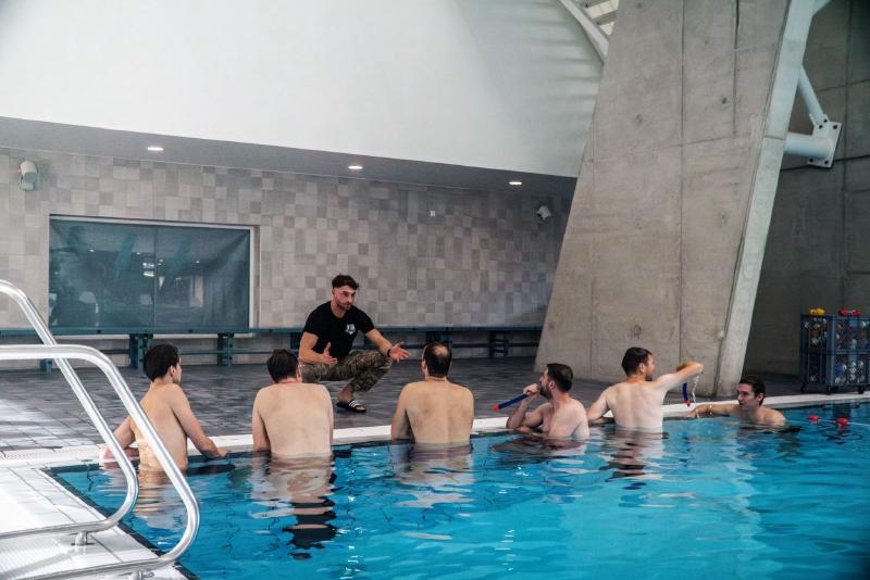 Sil de Voogd - Personal Trainer Amersfoort met outdoor training equipment